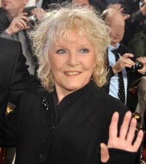 „Happy 87th Birthday Singer Petula Clark! Born Today, November 15, in 1932... Over 35 film and television roles including Goodbye Mr Chips and Finian's Rainbow.... Happy 87th Birthday, Petula Clark, Dusty Springfield, Films Posters, Emma Bunton, Andy Williams, This Is Your Life, Christopher Robin, Fred Astaire