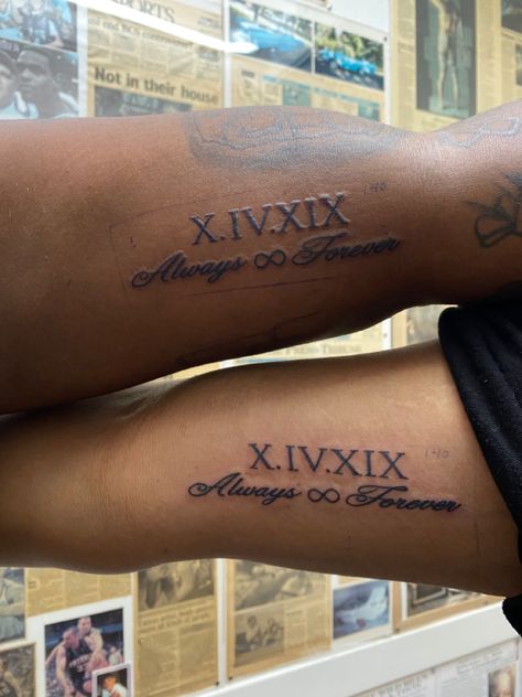 Tattoo Roman Numeral Ideas, Male And Female Tattoo Ideas, Matching Bicep Tattoos, Tattoo His Name, Couples Date Tattoos, Matching Bf Tattoo, Name Tattoos For Girlfriend, Roman Numeral Couple Tattoo, Couple Tattoos Always And Forever