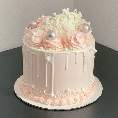 1 Tier 18th Birthday Cake, Soft Pink Birthday Cake, Pink Cake With White Drip, White And Pink Drip Cake, Pretty Girly Cakes, Pink Birthday Cake Two Tier, Pretty Pink Cakes Girly, Pink And White Bday Cake, Silver And Pink Birthday Cake