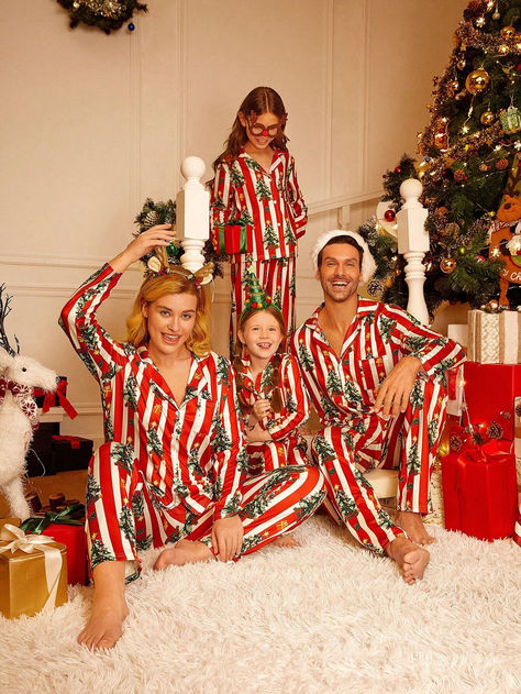 Funny Matching Christmas Pajamas, Family Pajamas Christmas Photo, Family Pjs Matching, Women’s Christmas Pajamas, Christmas Pj Photoshoot Family, Christmas Pj Ideas, Family Christmas Pajamas Photoshoot, Christmas Pjs Family Picture Ideas, Christmas Pajamas Photoshoot