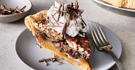 Kentucky Bourbon Pie, Derby Pie Recipe, Bourbon Pie, Christmas Bunco, Chocolate Pie With Pudding, Southern Living Recipes, Derby Pie, Xmas Baking, Chess Pie