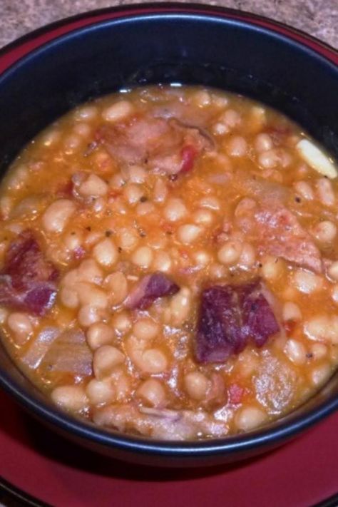 Crock Pot Navy Beans with Tomatoes and Tabasco Crock Pot Navy Beans, Navy Beans Crockpot, Navy Beans And Ham, Pot Of Beans, Beans In Crockpot, Navy Beans, Soup Beans, Navy Bean, Northern Beans