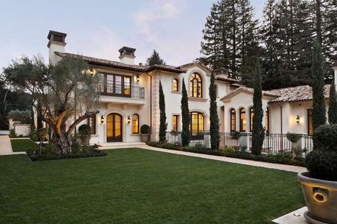 Italian Villa in Atherton offers taste of the past, glimpse of the future Italian Mansion, Atherton California, Italian Style Home, Italian House, Italian Home, Italian Villa, Mediterranean Home, Mediterranean Homes, Hollywood Hills