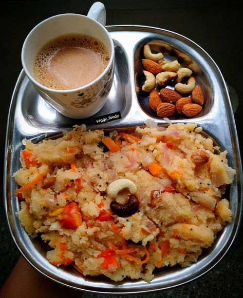 Veggy_Foody on Instagram: “Breakfast 〰️Sooji Ka Upma with Chai 🌿🌿🌿🌿🌿🌿🌿🌿🌿🌿 . . . . . . . .Follow @veggy_foody . . . #veggy_foody #poha #southindianbreakfast…” Punjabi Food, Instagram Breakfast, Indian Breakfast, Desi Food, Cheat Meal, February 3, Samosa, Boiled Eggs, Indian Food Recipes