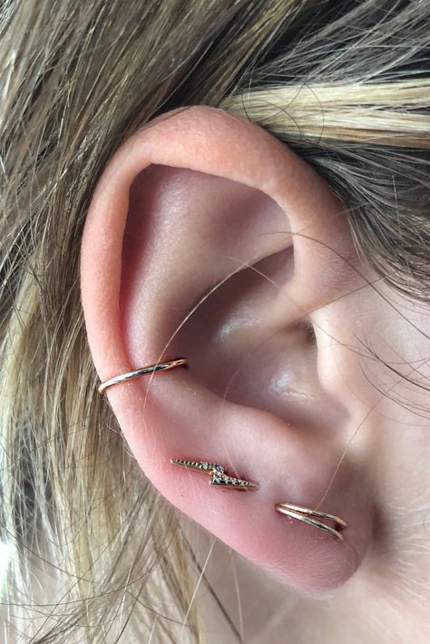 Orbital Conch Piercing Hoop, Double Orbital Piercing, Piercings Curated, Orbital Piercing Conch, Conch Ring Piercing, Orbital Conch Piercing, Conch Orbital, Conch Piercing Hoop, Orbital Conch