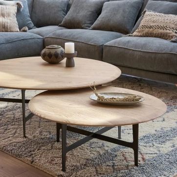 Solid Oak Coffee Table, Oak Coffee Table, Large Coffee Tables, Diy Coffee Table, Wooden Coffee Table, Am Pm, Home Trends, Coffee Table Design, Decorating Coffee Tables