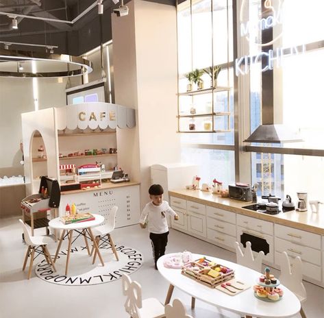 Coffee Shop With Play Area, Kids Cafe Playroom, Cafe Playroom, Play Cafe Ideas, Kids Coffee Shop, Kids Cafe Interior, Play Cafe Business, Kids Play Cafe, Indoor Play Cafe