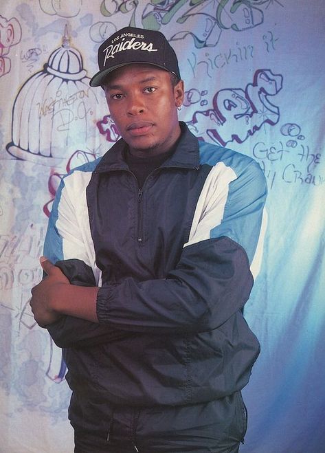 A young Dr Dre. Dr Dre Young, 90 Hip Hop, 90s Rappers, Hip Hop Classics, Doctor Outfit, 90s Rap, Hip Hop Quotes, Real Hip Hop, Snoop Dog