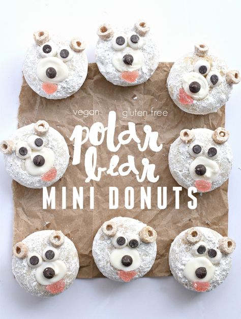 These Polar Bear mini donuts are probably the cutest things I've ever seen! Winter Donut Ideas, Polar Bear Snacks For Kids, Winter Snacks For Kids, Winter Snack Ideas, Christmas Party Snack Ideas, Polar Bear Snacks, Diy Polar Bear, Bear Snacks, Party Snack Ideas