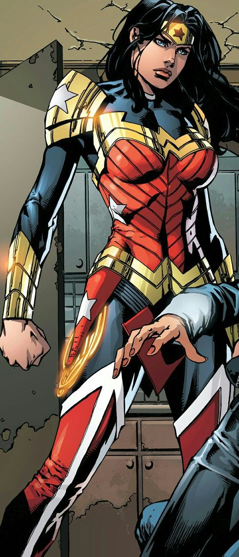 Wonder Woman in Battle Armor Wonder Woman With Pants, Megan Fox Wonder Woman, Wonder Woman Armor, David Finch, Superhero Costumes, Woman Cosplay, Iron Woman, Wonder Woman Cosplay, Wonder Woman Art