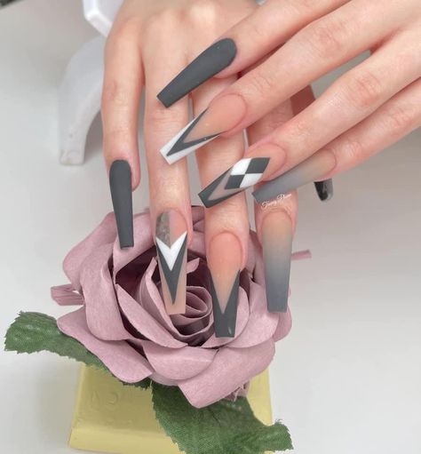 Black White And Gray Nails, Mate Nail Design, Mahogany Nails, Gray Nails Ideas, Shiny Nails Designs, Gray Purse, Unghie Nail Art, Fancy Nails Designs, Blue Acrylic Nails