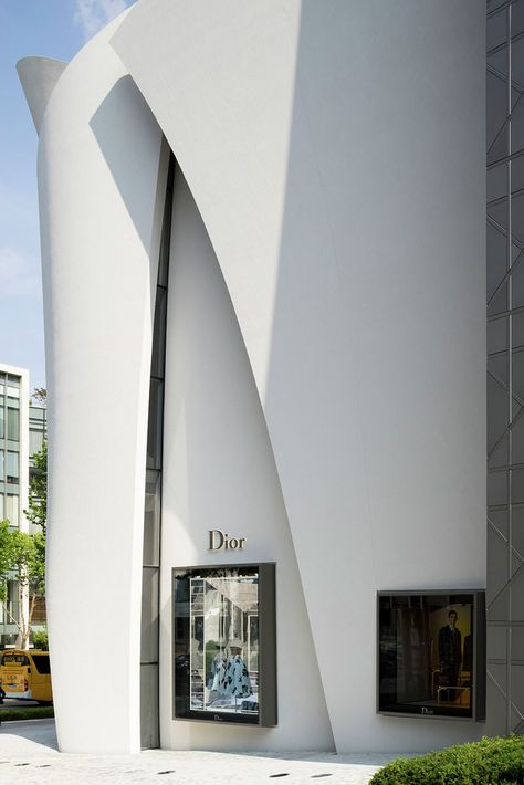 Gallery of House of Dior Seoul / Christian de Portzamparc - 24 Dior Seoul, Christian De Portzamparc, Dior Store, Zaha Hadid Design, House Of Dior, Dior Shop, Building Exterior, Facade Design, Beautiful Architecture