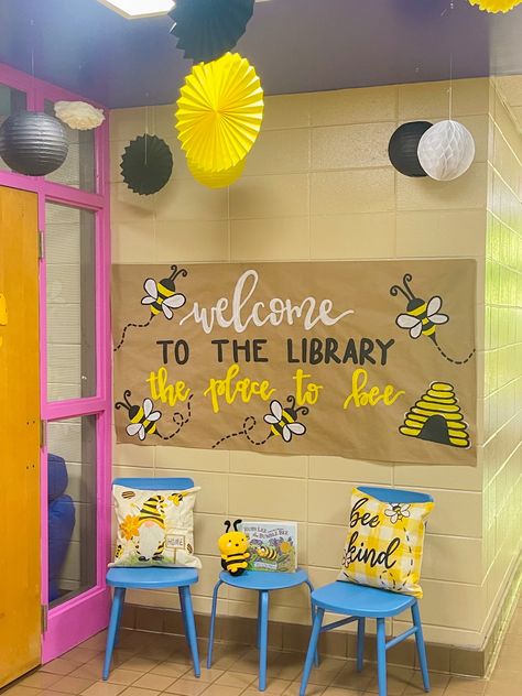 Spelling Bee Decorations, School Room Decorations, Spell Bee Competition, Teacher Banner, Bee Classroom Decor, Bee Banners, Birthday Board Classroom, Bee Themed Classroom, Bee Classroom