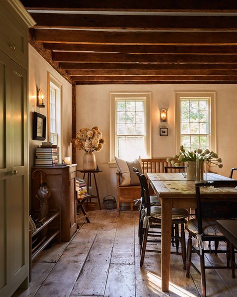 Tour a 200-Plus-Year-Old Connecticut Home With Antiques Everywhere—And a Chicken Coop | Architectural Digest Antique Dining Tables, Timber Beams, Pine Floors, Style Deco, House Built, A Chicken, Architectural Digest, Chicken Coop, Primitive Decorating