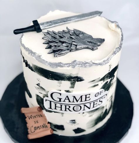 Game Of Throne Cakes, Game Of Thrones Cake Ideas, Game Of Thrones Birthday Cake, Fiesta Games, Game Of Thrones Birthday, Game Of Thrones Cake, Game Of Thrones Party, Family Cake, 60th Birthday Cakes