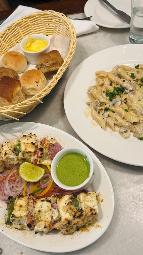 Malai Panner tikka, Pasta and Bread at Emily’s, The Rokeby Manor, Mussoorie. Panner Tikka Snap, Pasta And Bread, Starbucks Pictures, Bridal Boutique Interior, Meal Box, Natural Skin Care Ingredients, Food Captions, Bistro Food, Paneer Tikka