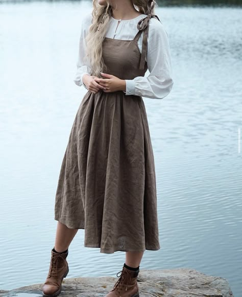 Cottagecore Wardrobe, Cottagecore Outfits, Linen Maxi Dress, Pinafore Dress, Inspiration Mode, Fashion Mode, Looks Vintage, Sewing Clothes, Modest Outfits