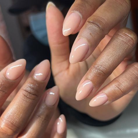 Put all your hands where my eyes can see | Instagram Feminine Nails Classy Almond, Short Almond Nails Dark Skin, Russian Manicure Black Women, Neutral Nails Black Women, Quiet Luxury Nails, Classy Nails Black Women, Very Short Almond Nails, Almond Nails Black Women, Nude Nails Black Women