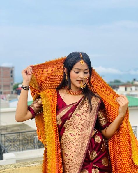 Uttarakhand Traditional Dress, Uttarakhand Women, Pahadi Culture, Dupatta Draping, Culture Dress, Animation Wallpaper, Love Animation Wallpaper, Art Fantasy, Selfie Ideas Instagram