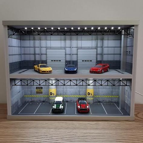 Hot Wheels Parking Garage Diy, Hot Wheels Parking Garage, Diorama Garage 1/64, Model Car Display Ideas, Hot Wheels Display Ideas, Hot Wheels Garage Diy, Hot Wheels Diorama, Hot Wheels Cars Display, Car Model Display