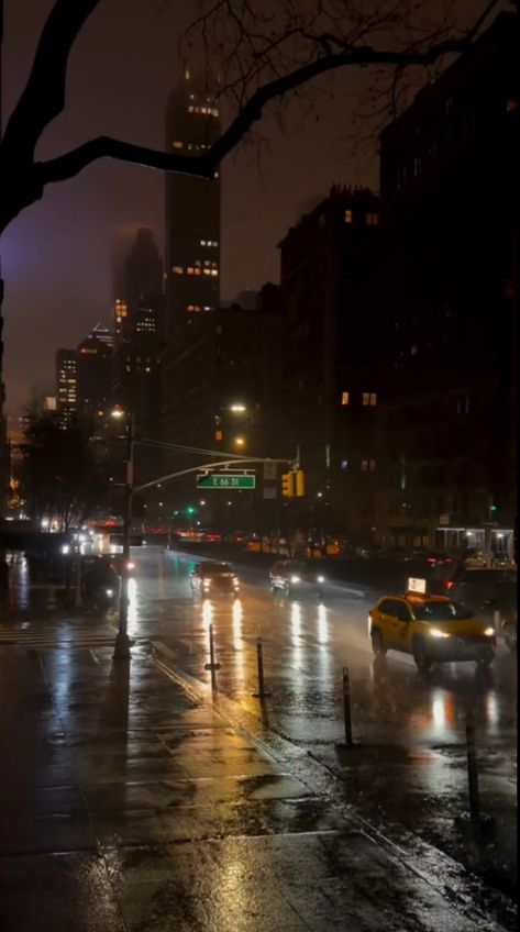 New York Rain, Nyc Wallpaper, City Life Aesthetic, New York City Night, City Rain, Rainy City, Nyc Night, New York City Aesthetic, New York Wallpaper