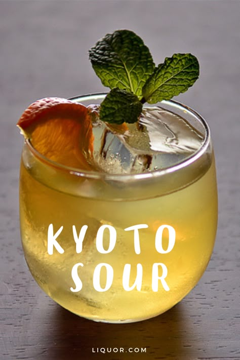 Nigori Sake Cocktail, Japanese Alcohol Drinks, Japanese Inspired Cocktails, Japanese Whiskey Cocktail, Japanese Cocktails Recipes, Asian Cocktails Recipes, Korean Cocktails, Sake Cocktail Recipes, Japan Cocktail