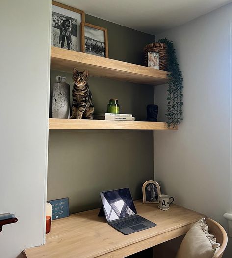 Ad RECREATE MY ALCOVE DESK! I have loved finally having a dedicated workspace in the house, no more working at the dining room table. I built this using materials from @bandq_uk & it was so much simpler than I anticipated. As you can see from these pictures I built a wooden structure using wood batons, I used a thinner baton for the shelves than the desk. Then I added the desk top and top and bottom shelves & then fronted with 68cm wood trim to give the floating effect. Lastly, I acc... Alcove Desk And Shelves, Dining Room Bookshelves, Alcove Desk, Wall Alcove, Wooden Structure, House No, Desk Top, Desk Space, The Dining Room