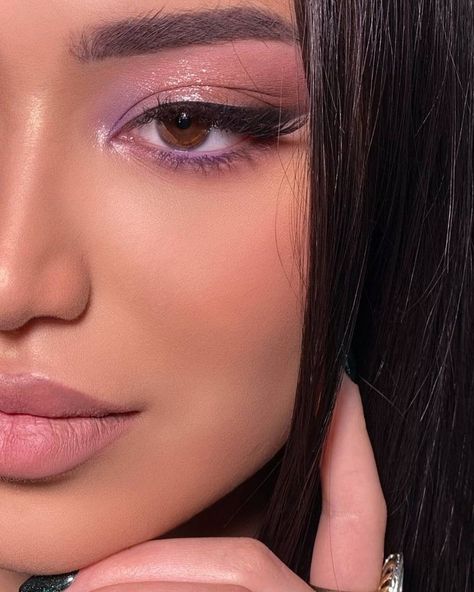 Purple Makeup Looks, Glam Wedding Makeup, Prom Eye Makeup, Purple Eye Makeup, Prom Makeup Looks, Painted Faces, Eye Makeup Pictures, Purple Makeup, Photoshoot Makeup