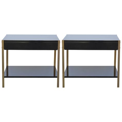 Pair of Chic Black Laquer Nightstands in the Style of Maison Jansen | From a unique collection of antique and modern night stands at https://www.1stdibs.com/furniture/tables/night-stands/ Black Wood Bed, Night Stands Ideas, Brass Nightstand, Bed Room Furniture, White Wood Kitchens, Nightstand Styling, Diy Wood Bench, Nightstand Design, Vintage Bedroom Furniture