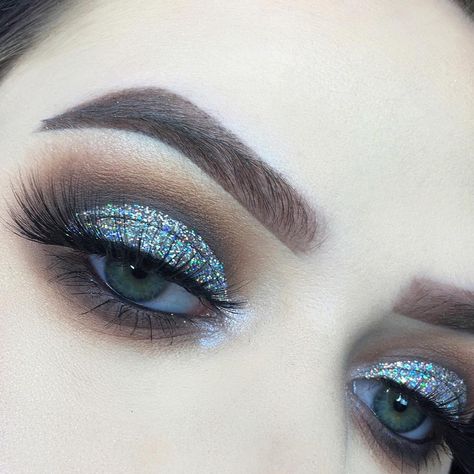 See this Instagram photo by @alyssaxbeauty • 570 likes Nyx Glitter Eyeshadow Looks, Glitter Eyeshadow Looks, Nyx Lip Cream, Nyx Glitter, Nyx Eyeliner, Glam Inspiration, Vegas Makeup, Aesthetic Eye, Nice Makeup