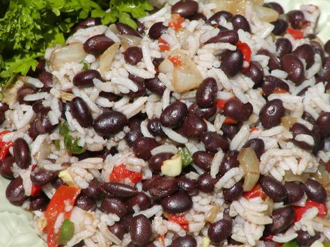 Easy Black Beans, Easy Beans, Black Beans And Rice Recipe, Mm Cake, Pasta With Meat, Hamburger Rice, Rice Photo, Hamburger Recipe, Southwestern Recipes