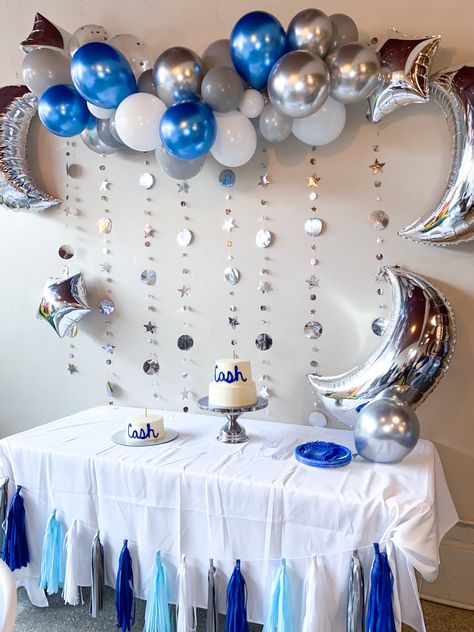 Diy Birthday Surprise, Blue Birthday Themes, Rocket Ship Birthday Party, 1 Year Birthday Party Ideas, 1st Trip Around The Sun, Happy Birthday Blue, Blue Party Decorations, Birthday Decorations At Home, Carnival Decorations