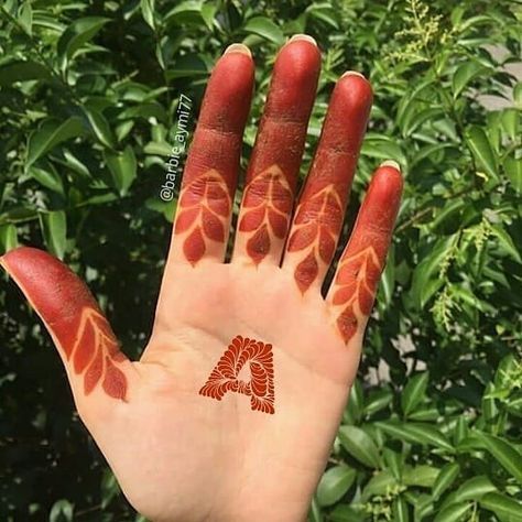 Simple Mehandi, Bridal Mehendi Designs Hands, Henna Art Designs, Mehndi Design Pictures, Engagement Mehndi Designs, Henna Tattoo Designs Simple, Mehndi Decor, Stylish Mehndi Designs, Beautiful Henna Designs