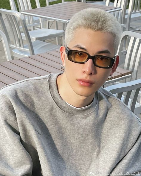 Guys With White Hair, White Hair Men, Bleached Hair Men, Buzz Cut Hairstyles, Blonde Asian, Buzzed Hair, Asian Haircut, Men Hair Color, Asian Short Hair