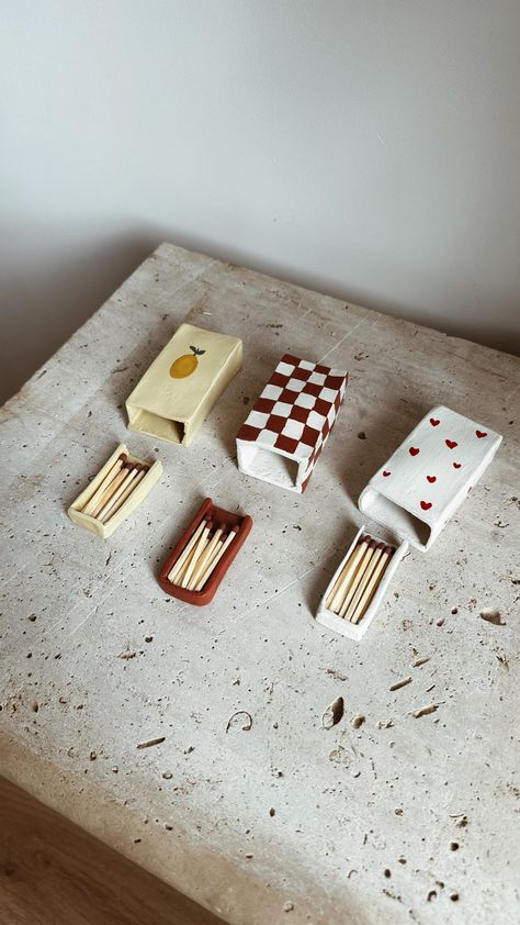 Matches Box Diy, Clay Diy Decoration, Handmade Pottery Beginner, Air Dry Clay Match Holder Diy, At Home Clay Pottery, Ceramic Diy How To Make, Fun Air Dry Clay Ideas, Pottery At Home Diy, Crafty Home Decor