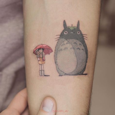 Totoro Satsuki, Miyazaki Tattoo, Totoro Tattoo, Tatuaje Studio Ghibli, Tattoo Pencil, Studio Ghibli Tattoo, Ghibli Tattoo, Sibling Tattoos, Tattoo Style Drawings