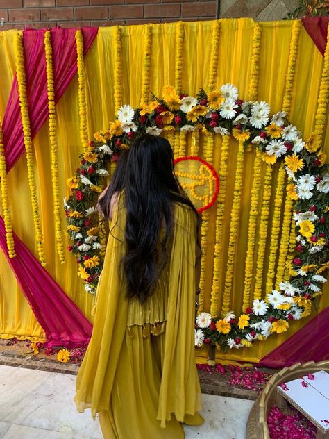 Haldi Instagram Story, Haldi Snap, Haldi Pic, Haldi Outfits, Stylish Pic, Long Indian Hair, Beautiful Beach Pictures, Basic Photo Editing, Snap Streak Ideas Easy