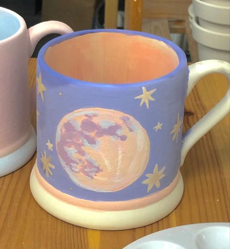 Diy Pottery Painting, Tanah Liat, Pottery Painting Designs, Pretty Mugs, Keramik Design, Painted Mugs, Pottery Crafts, Diy Pottery, Ceramics Pottery Art