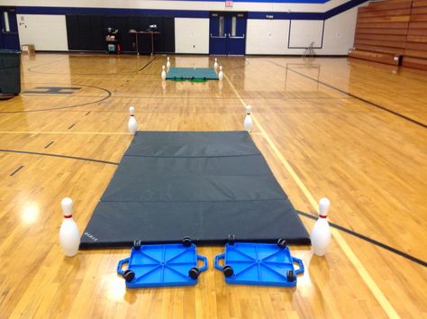 Carly's PE Games: Best P.E. Game - Sink the Ship (throwing, catching, rolling a ball) more at http://carly3.blogspot.com Sink The Ship, Pe Games Elementary, Pe Lesson Plans, Ed Game, Gym Games For Kids, Elementary Physical Education, Elementary Pe, Physical Education Lessons, Pe Activities