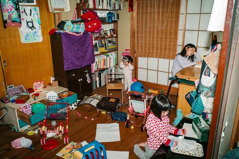 Charming Photographs Capture the Daily Life of Three Daughters Growing Up in Kamakura, Japan | Colossal Shin Noguchi, Ignant Photography, Kids Around The World, Colossal Art, Three Daughters, Kamakura, A Level Art, Kinds Of Music, Human Experience