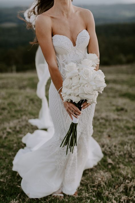 Reflex Rose Bouquet, All White Bouquet Wedding, White Roses Wedding Bouquet, All White Wedding Bouquet, White Rose Bouquets, Popular Wedding Flowers, All White Bouquet, White Roses Bouquet, Flowers Guide