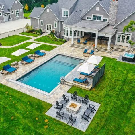 Pool With Swim Up Bar Backyards, Backyard Pools Ideas Inground, Simple Backyard Pool Designs, Oregon Backyard, Inground Pool Landscaping, Rectangle Pool, Backyard Getaway, Patio Design Ideas, Dream Backyard Pool