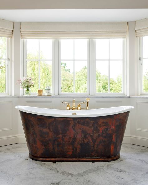 The Usk is a freestanding cast iron bath, its polished sheen and elegant lines adding luxury to any bathroom. Our designers have taken inspiration from the 18th Century Bateau ‘boat’ bath style and have created a tub with showstopping quality. Traditionally the Bateau bath was made in copper, so we offer a copper clad cast iron bath (The Copper Usk) and a Brass variant (The Brass Usk) in addition to our full range of finishes. Expensive Decor, Cast Iron Bath, Cast Iron Bathtub, Shower Rose, Bath Shower Mixer, Standing Bath, Bathroom Goals, Glass Wall Lights, Budget Bathroom