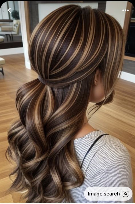 Rambut Brunette, Perfect Hair Color, Brunette Hair With Highlights, Spring Hair Color, Fun Hair, Beauty Tips For Hair, Hair Color Highlights, Hair Color And Cut, Spring Hairstyles