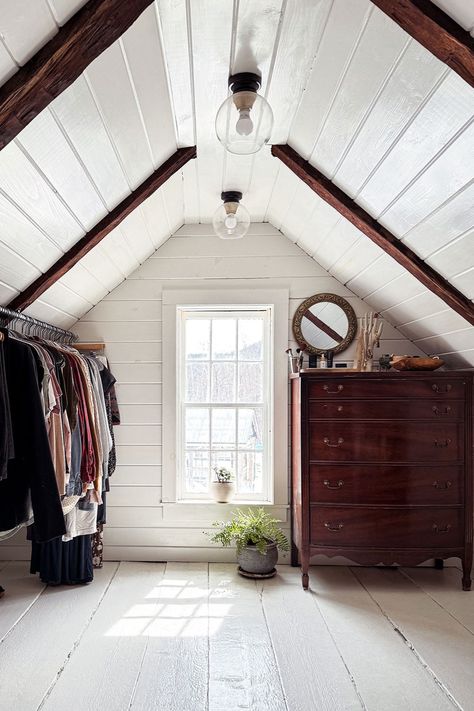 Is your closet overflowing with clothes you never wear? Are you struggling to find your style amidst the clutter? Our latest blog post has got you covered! Learn how to declutter your closet and simplify your wardrobe with our easy tips and tricks. We'll show you how to let go of clothes that no longer serve you to help you on your way to a functional and more organized closet. Get ready to love your closet again! Head to the blog for all the details. Finished Loft Attic Spaces, Dormer Attic Conversion, Finished Attic Storage, Finish Attic, Attic Walk In Closet, Loft Dormer, Decluttering Clothes, Vanity Nook, Unfinished Attic