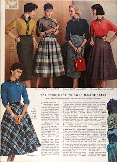 Snapped Garters: 1957 Fashions -- IN COLOUR! Plaid Party, 1950’s Fashion, 1950 Fashion, Vintage Fashion 1950s, Fashion 1950s, 1950s Style, Vintage Wardrobe, Vintage Makeup, Retro Mode