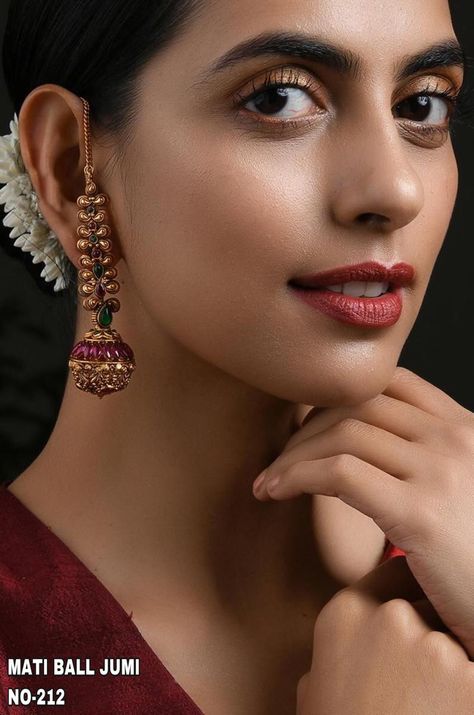 South Indian Earrings, Temple Work, Temple Jewellery Earrings, Stone Temple, Hair Chains, Jewelry Wardrobe, Antique Jewellery Designs, Red Stones, Indian Brides