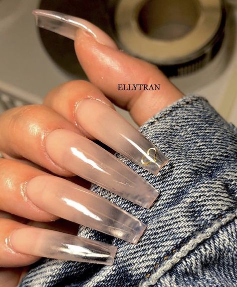 Long Clear Acrylic Nails Square, Clear Nail Tips Acrylic, Transperant Nail Designs, Clear Nails Design Ideas, Nails Clear Tips, Transparent Ombre Nails, Ombre Transparent Nails, Oval Long Acrylic Nails, Clear Acrylic French Tip