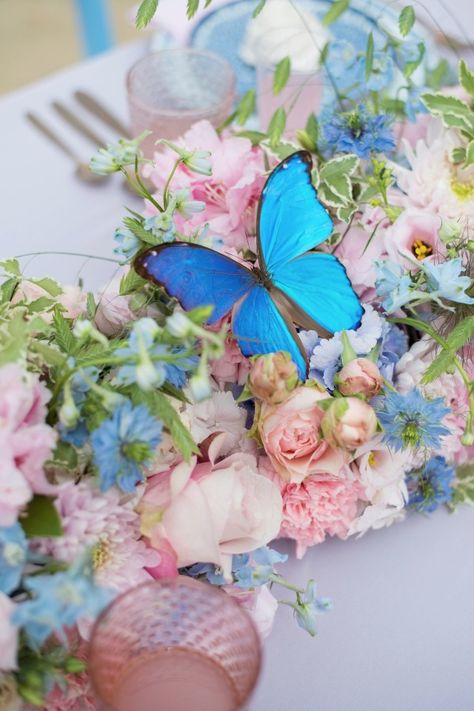 Blue Whimsical Wedding, Whimsical Beach Wedding, Bridal Shower Butterfly, Whimsical Wedding Ideas, Centerpiece Garland, Butterfly Baby Shower Decorations, Small Water Gardens, Butterfly Centerpieces, Fairy Baby Showers