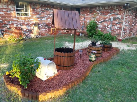 Septic Lid Landscaping, Sewer Lid Cover Ideas, How To Cover Septic Tank Backyards, Ideas To Cover Septic Tank Lid, Septic Lid Cover Ideas, Hide Septic Tank Cover Backyards, Septic Tank Riser Cover Ideas, How To Hide Septic Tank Lids, Hiding Septic Tank Covers